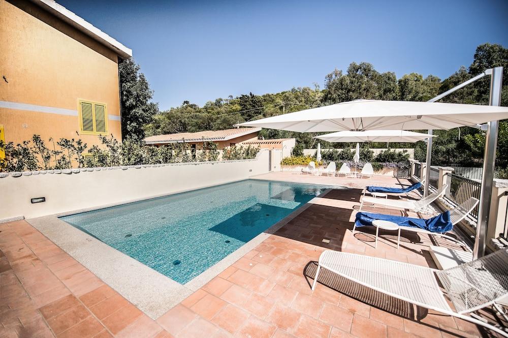 Borgo Degli Ulivi Aparthotel Arbatax Exterior photo